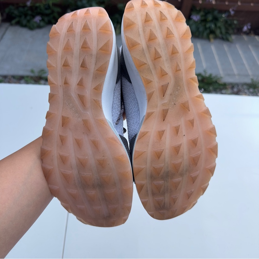 Adidas shoes - Picture 3 of 4